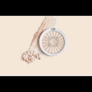 (NEW) OFRA X NIKKIETUTORIALS GLAZED DONUT HIGHTLIGHTER.